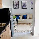 Nine 9 Beachfront Apartamento *
