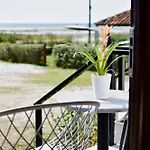Nine 9 Beachfront Nea Kallikrateia