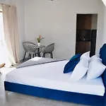 Nine 9 Beachfront Nea Kallikrateia
