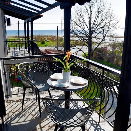 Nine 9 Beachfront Apartment