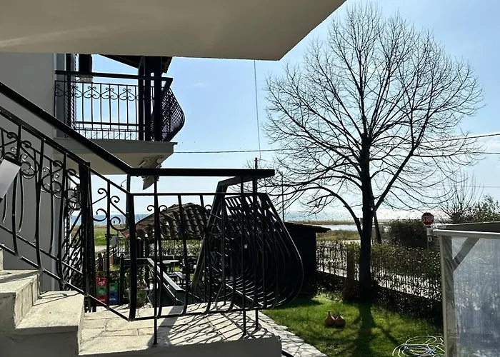 Nine 9 Beachfront Apartmán