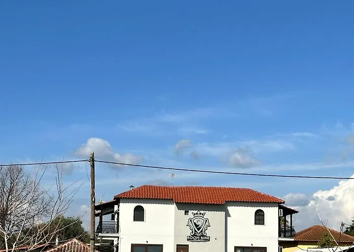 Nine 9 Beachfront Apartmán *