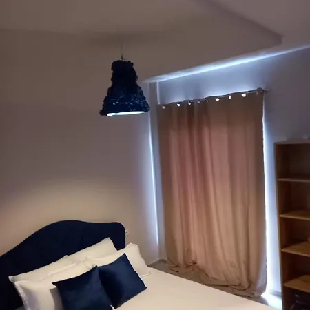 Nine 9 Beachfront Apartmán Nea Kallikrateia
