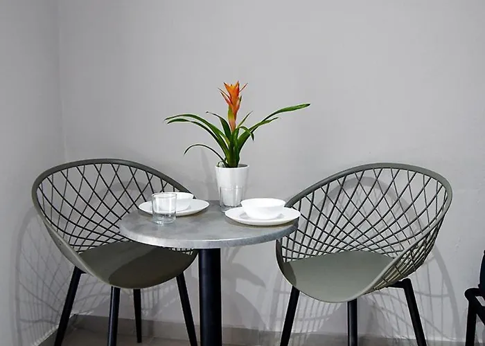 Nine 9 Beachfront Apartman
